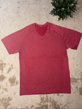 lululemon Men's Short Sleeve V-Neck Tee - Deep Red